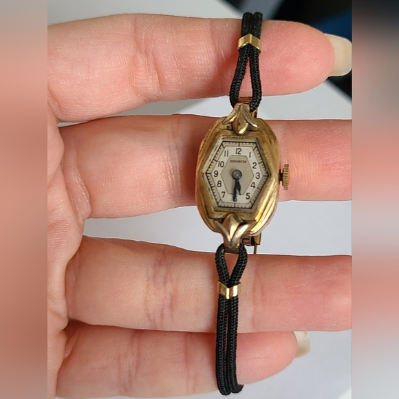 Vintage Antique Luxury Art Deco Gold Plated Dominator Black Corded Wind Up Watch - Picture 2 of 12